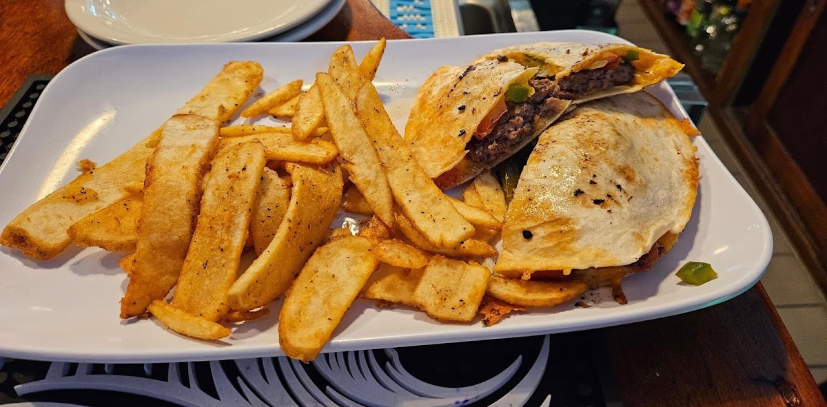 Thirsty's Bar and Grill - Photo 1