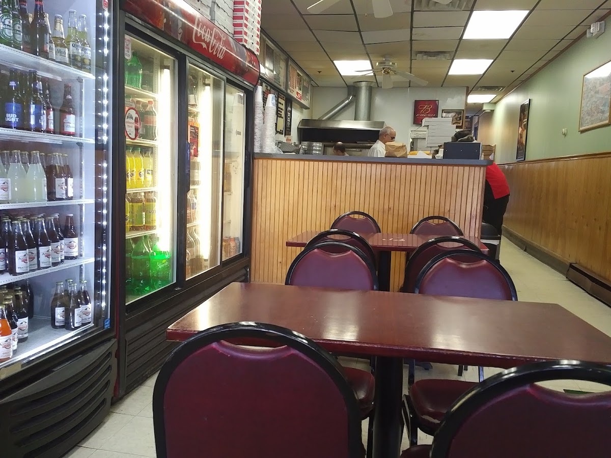 Amendola's Pizzeria & Restaurant - Photo 3