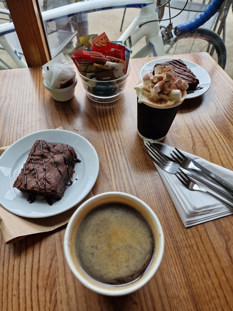Castle Cafe - Photo 4