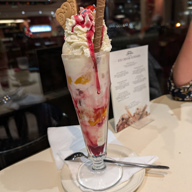 Knickerbocker Glory