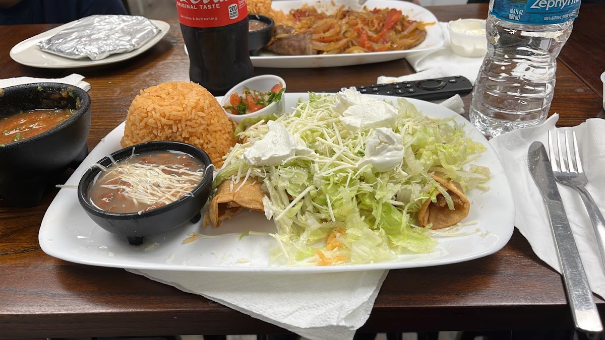 Casita Luna Mexican Restaurant - Photo 5