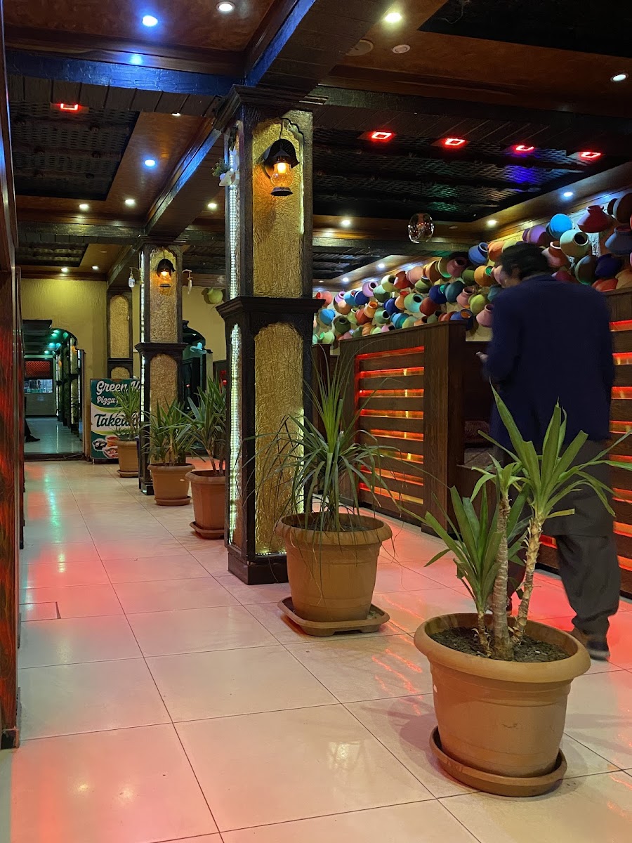 Green Hut Pizza Restaurant