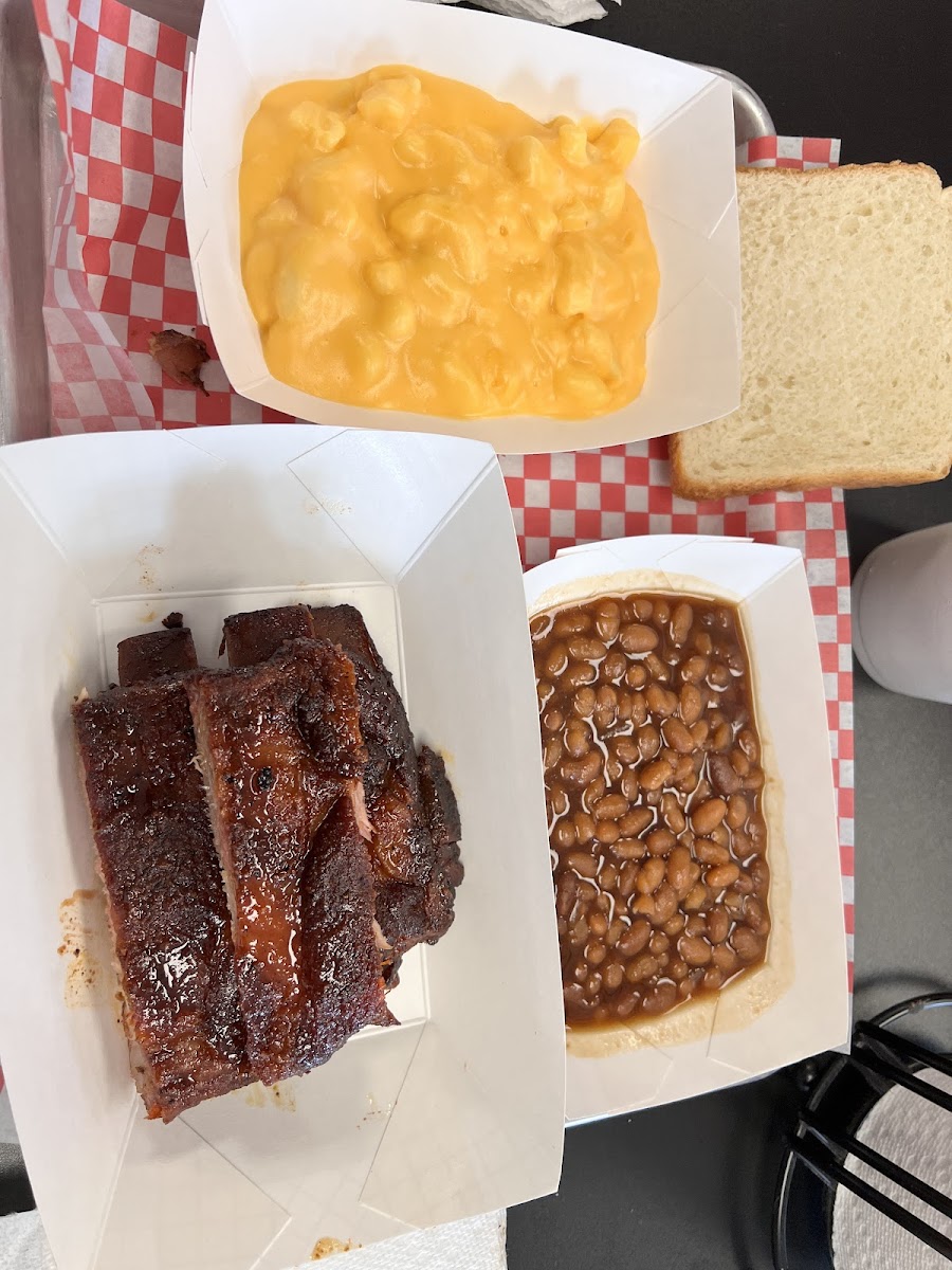 Grillbillies BBQ Co - Photo 3