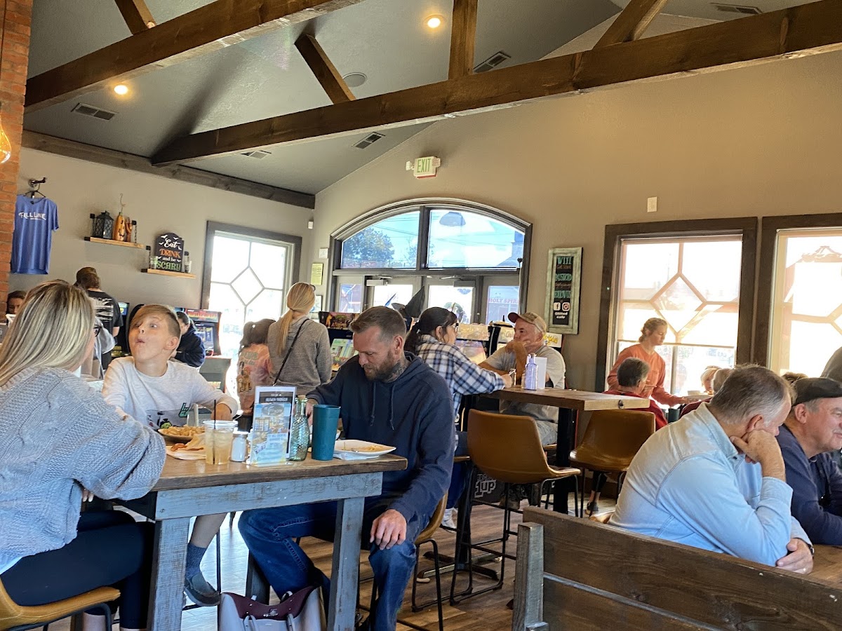 Tilted Cafe - Photo 7