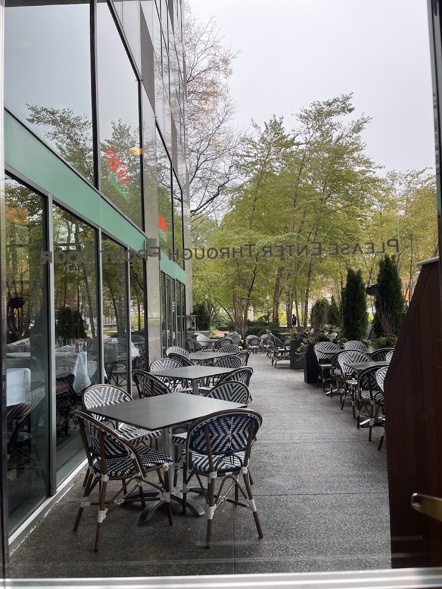 Hemenway's Restaurant - Photo 5