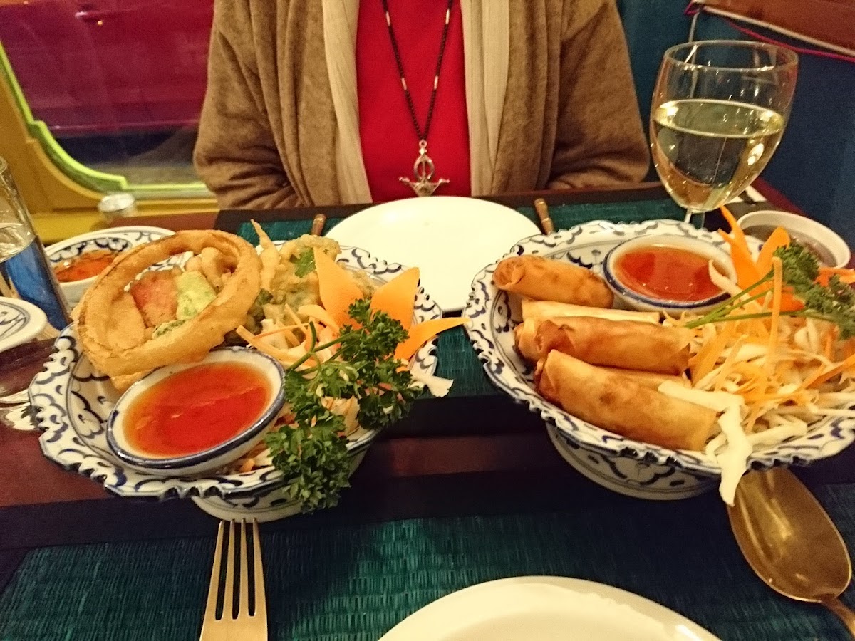 Suriya's Thai Kitchen - Photo 6