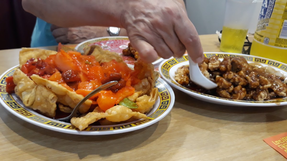 Wing's Chinese Restaurant - Photo 6