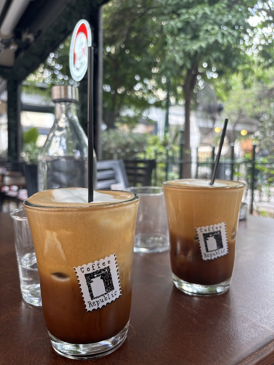 Plakaki Cafe - Photo 9