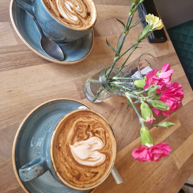 Flat White and Latte