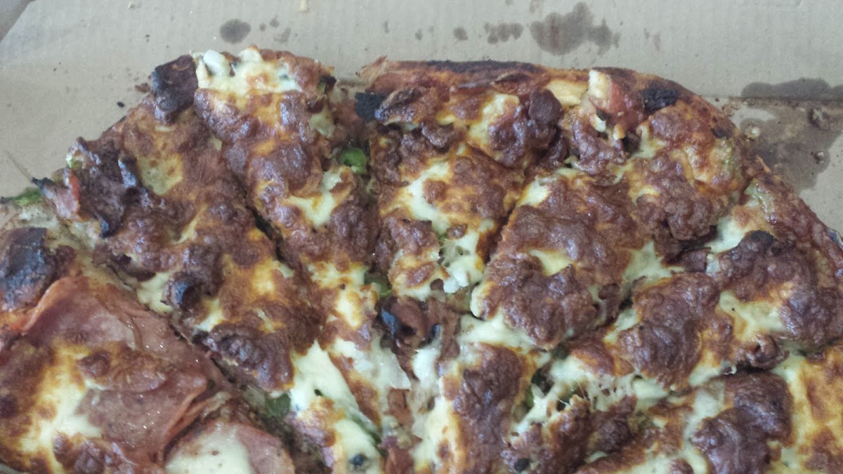 Louis' Pizzeria - Photo 4