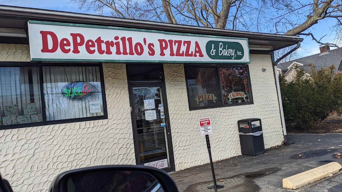 De Petrillo's Pizza & Bakery