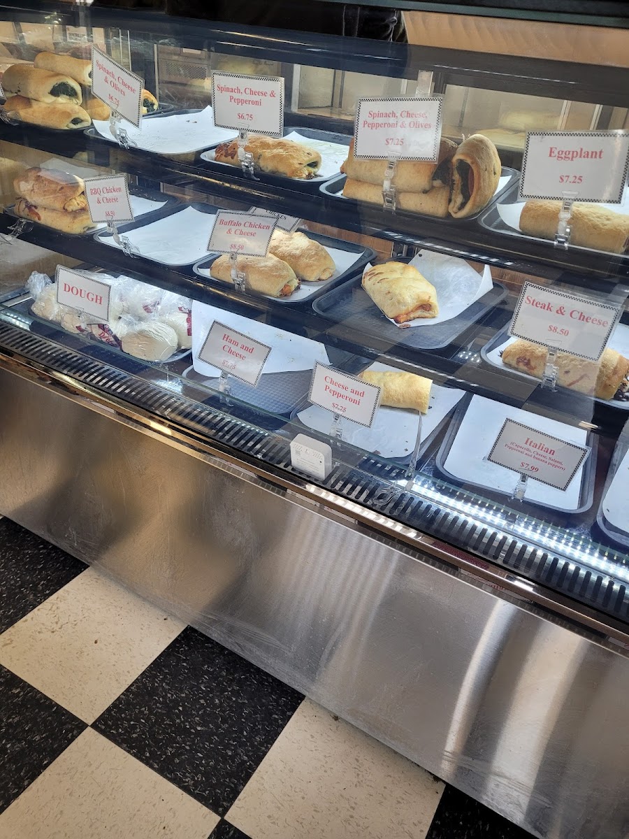 De Petrillo's Pizza & Bakery - Photo 2