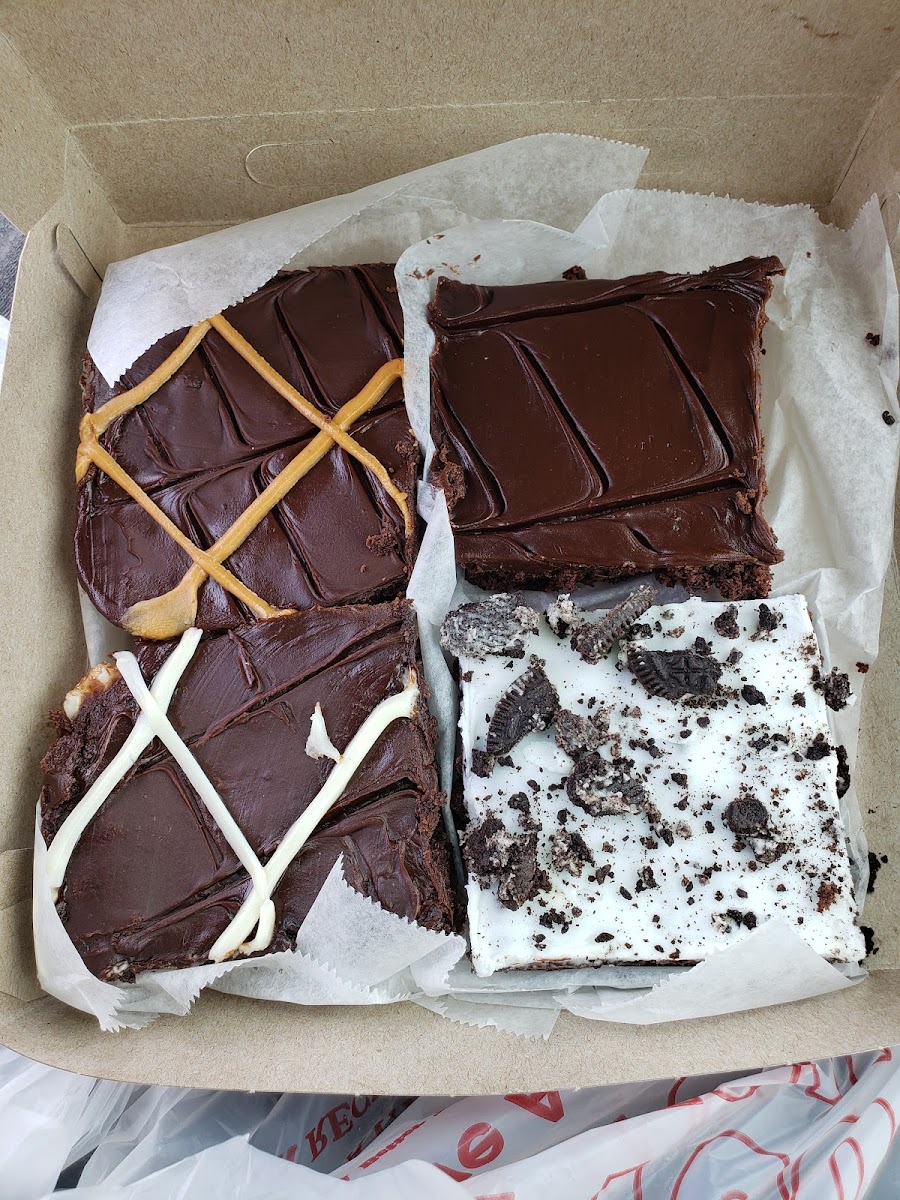 De Petrillo's Pizza & Bakery - Photo 5