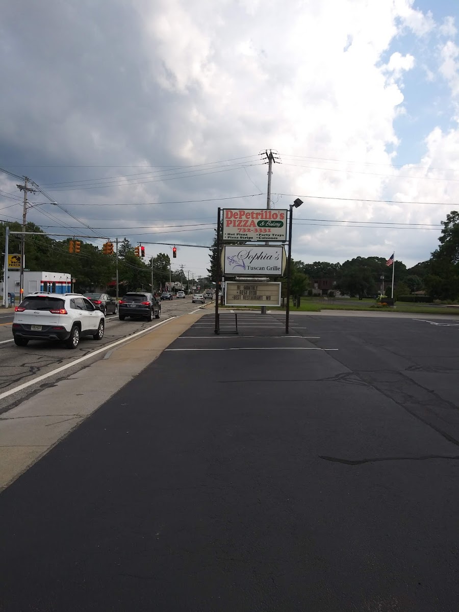 De Petrillo's Pizza & Bakery - Photo 7