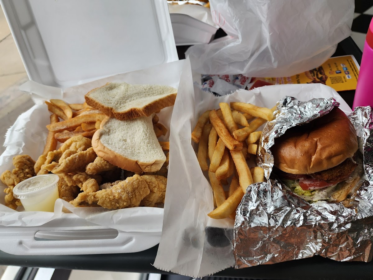 STL City Grill - Photo 5