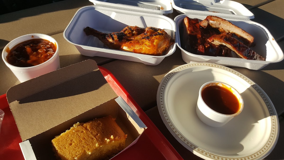 Yorkie's B-B-Q and Catering - Photo 5