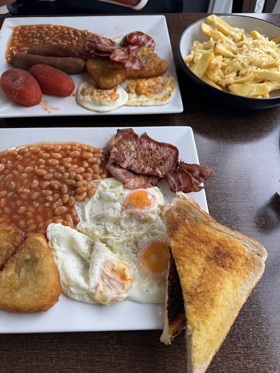 Elm Grove Cafe - Photo 5