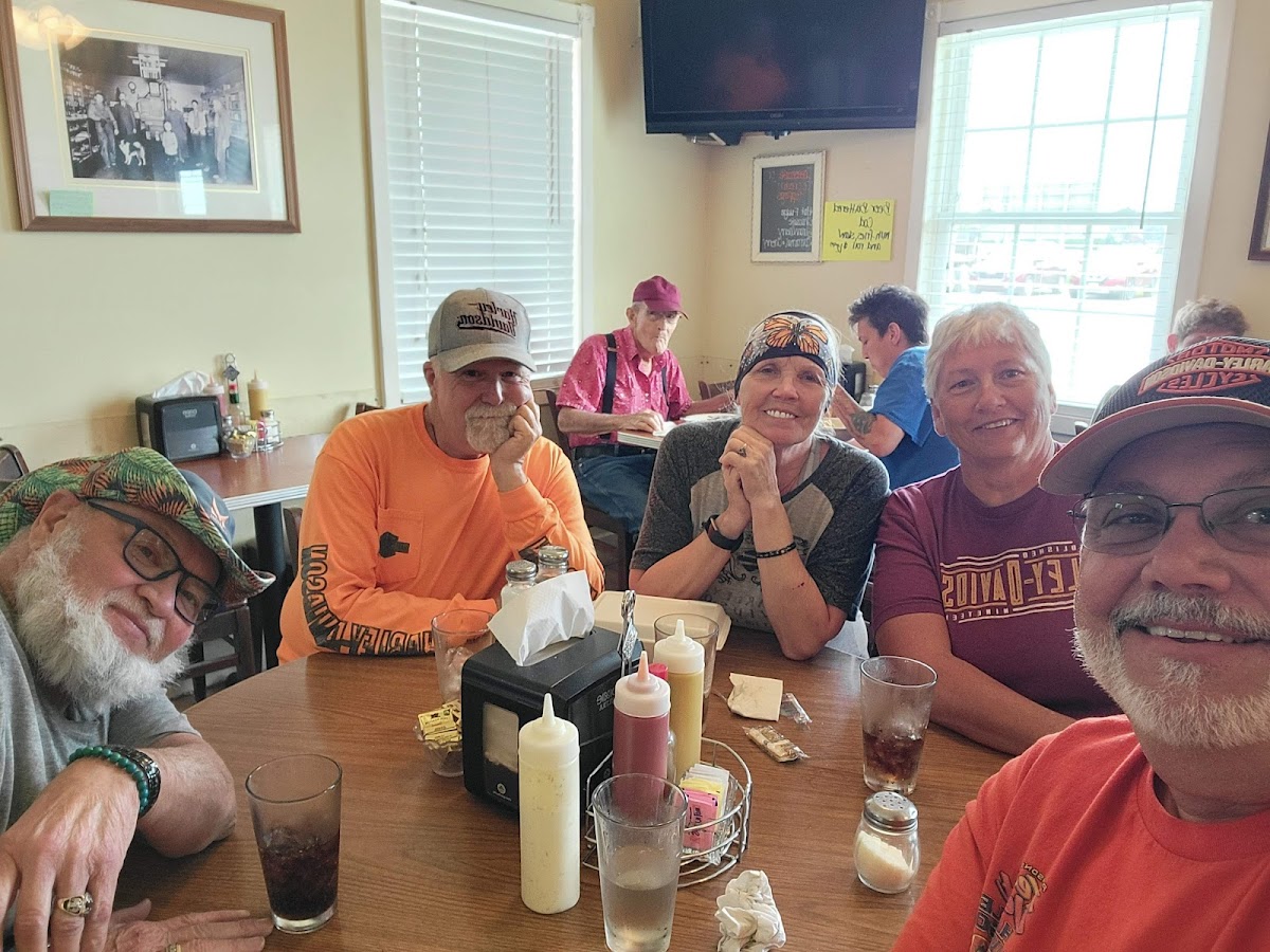 Six Mile Cafe - Photo 5