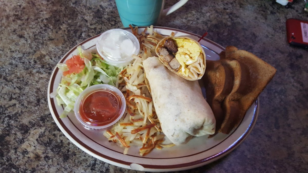Dawn's Corner Bar & Grill - Photo 9