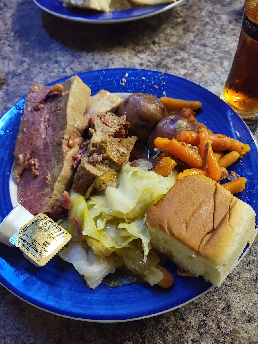 Dawn's Corner Bar & Grill - Photo 5
