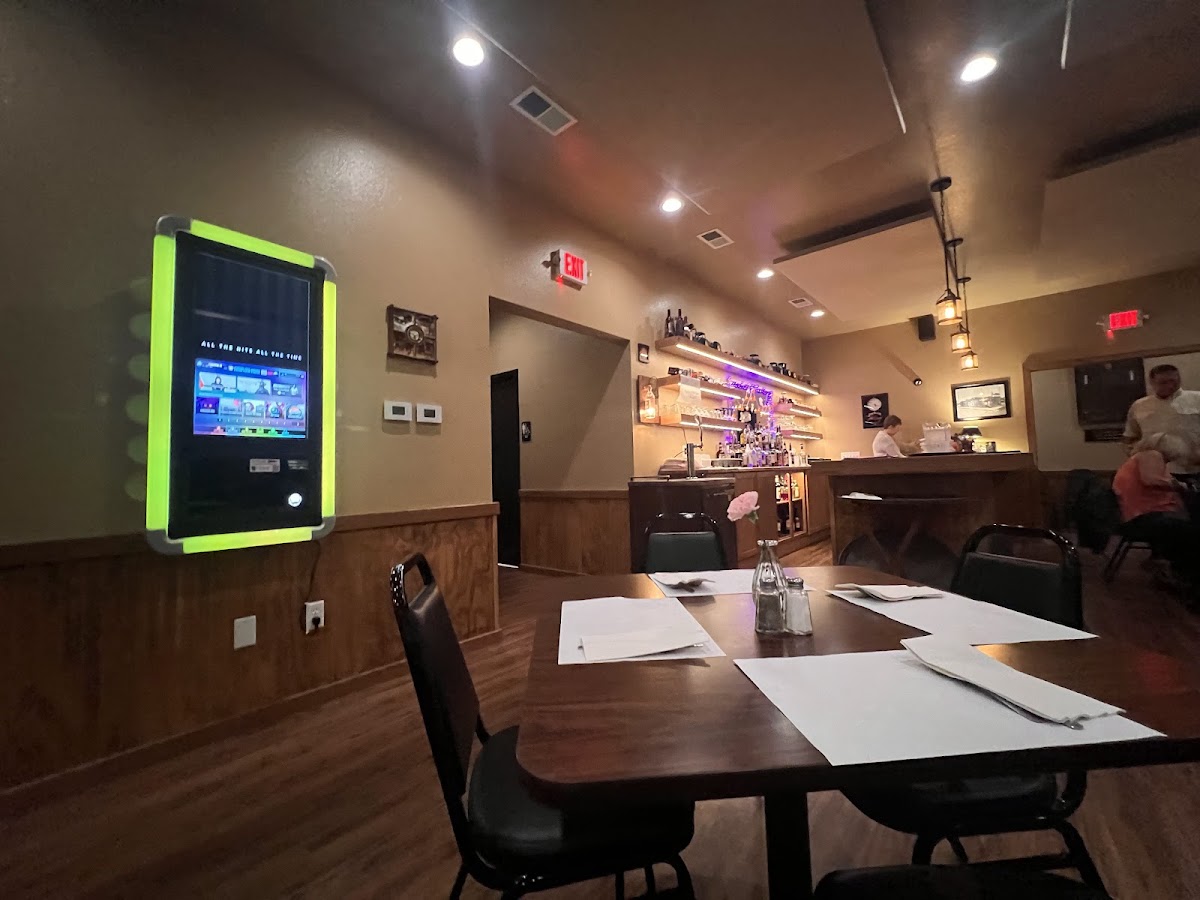 D & K Hickory House Restaurant - Photo 5