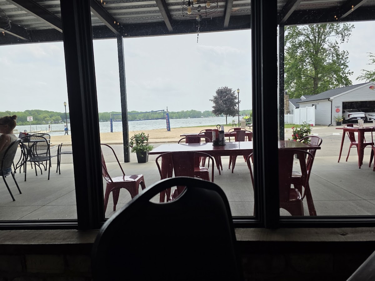 Buddy's on the Beach - Photo 1
