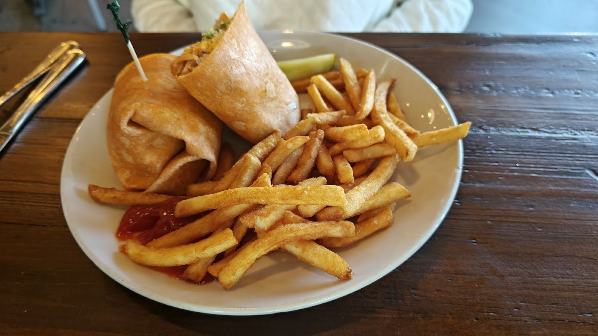 Buddy's on the Beach - Photo 4