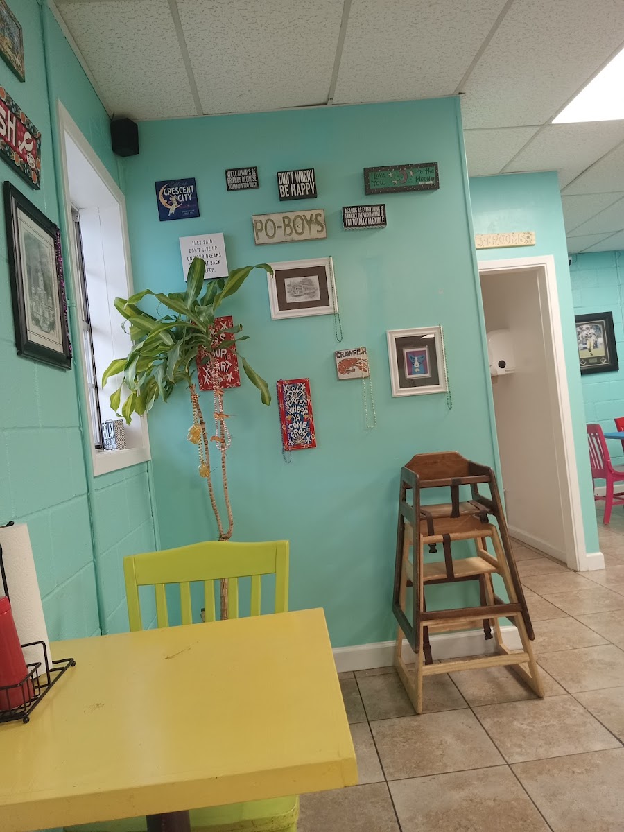 Fins Fresh Seafood and Po Boys