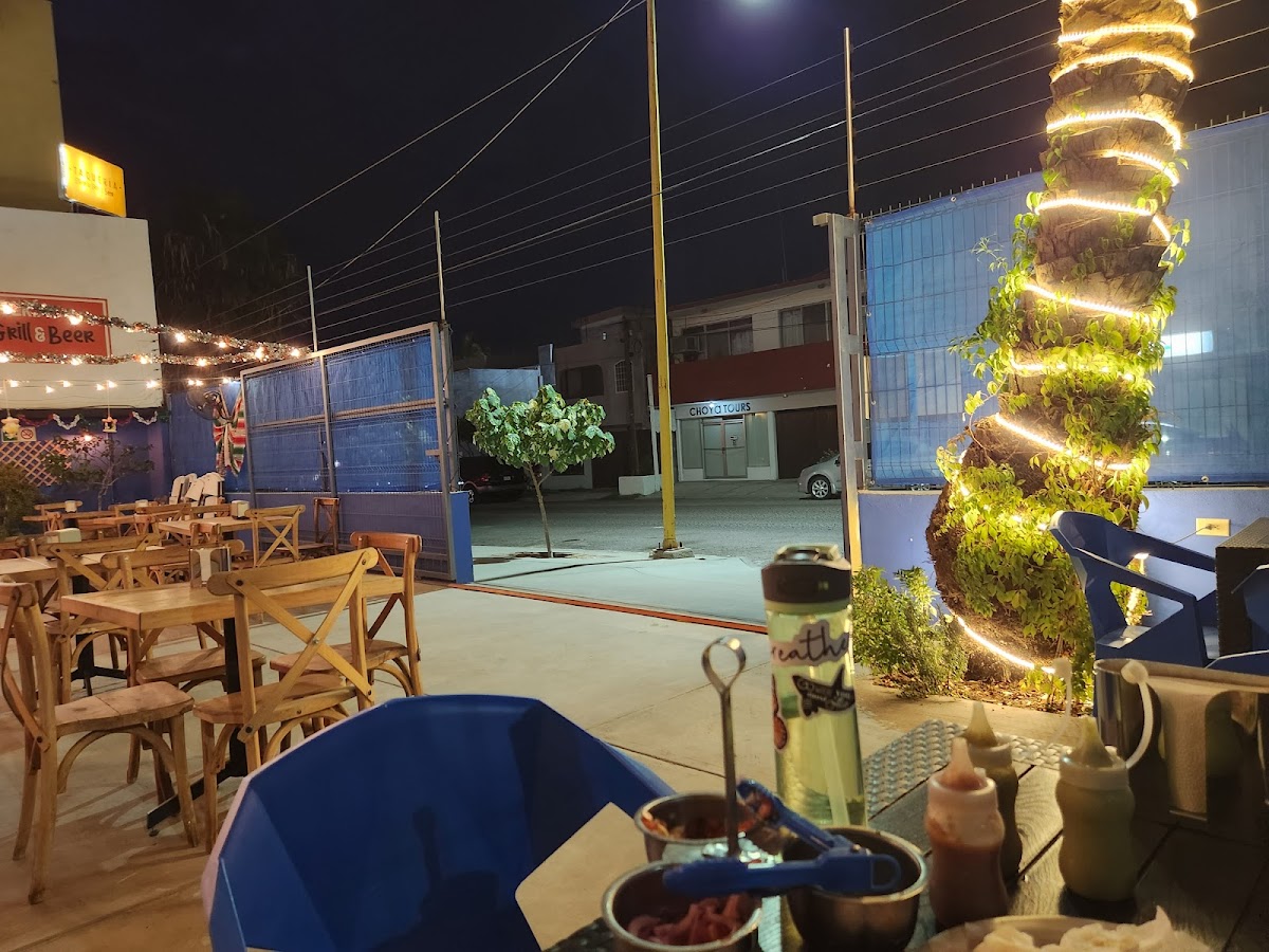 La Parrilla Esterito Grill and Beer. - Photo 3