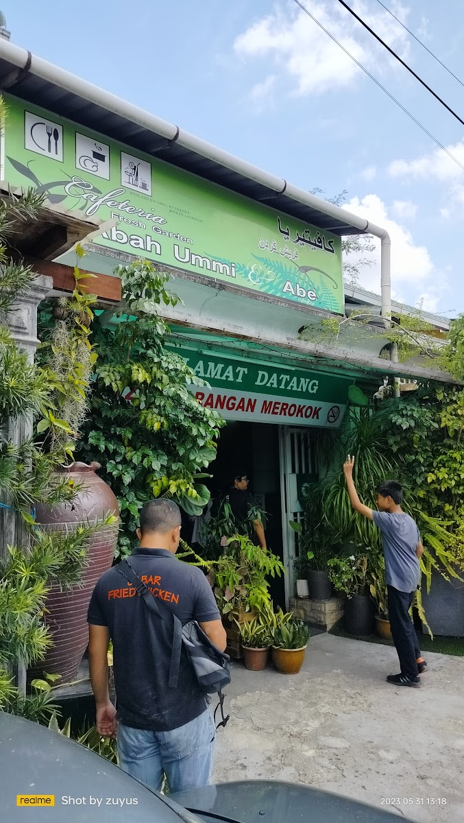 ABAH UMI & ABE NASI AYAM