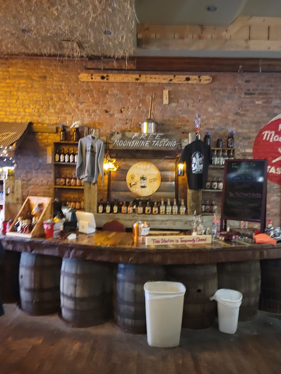 Deadwood Pizza Factory - Photo 5