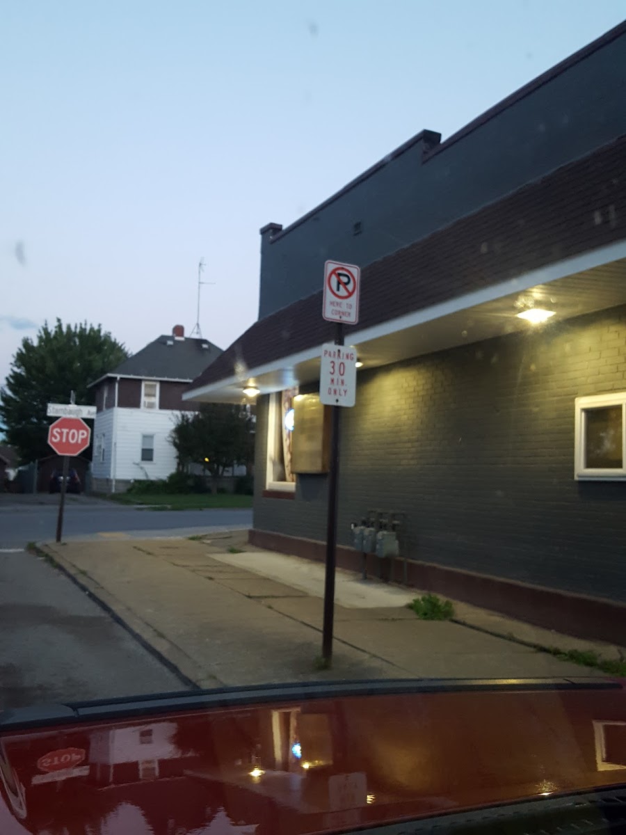 Tony's Pizza & Pub - Photo 3