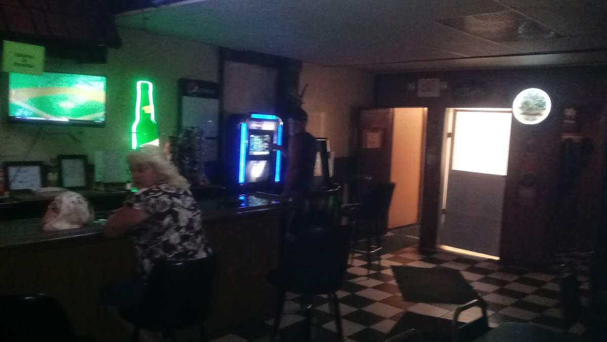 Tony's Pizza & Pub - Photo 7