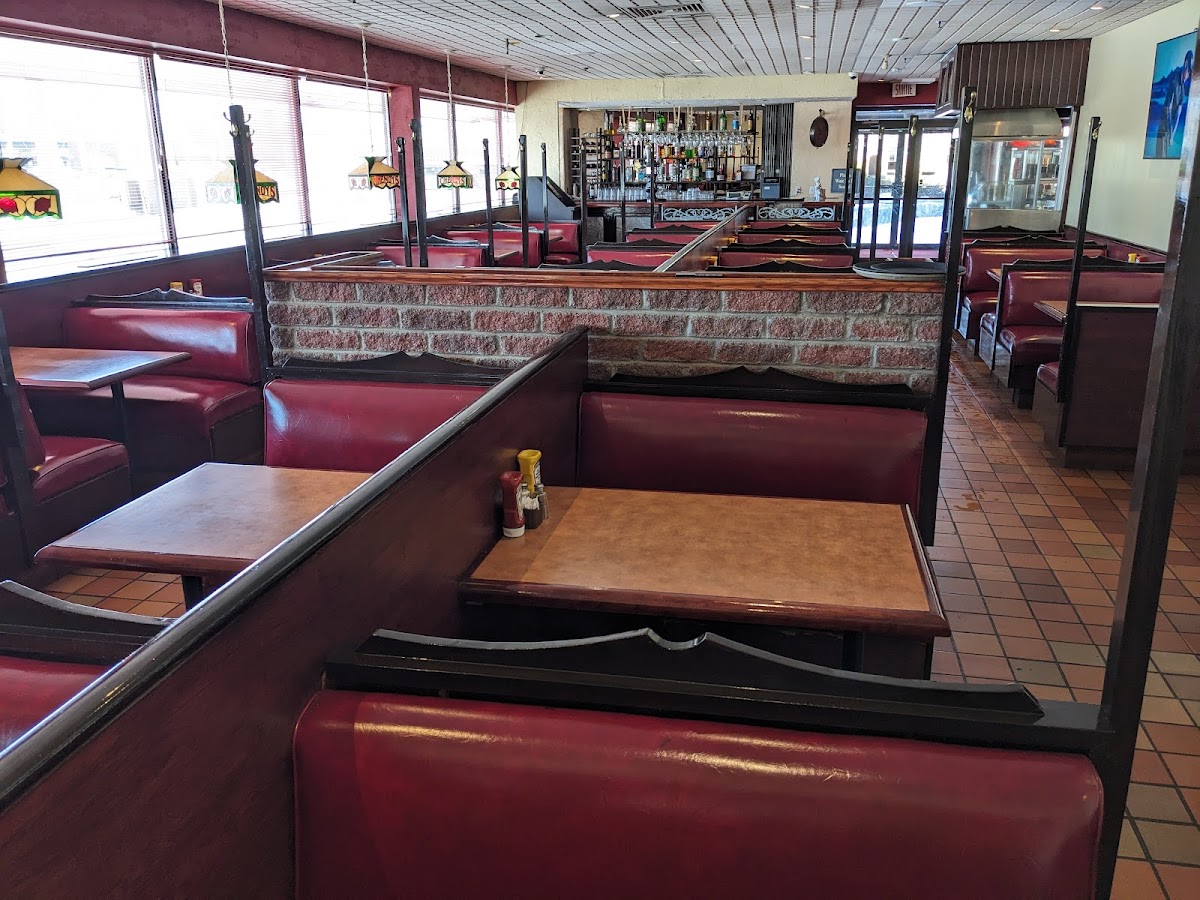 Chenoy's Deli - Photo 5