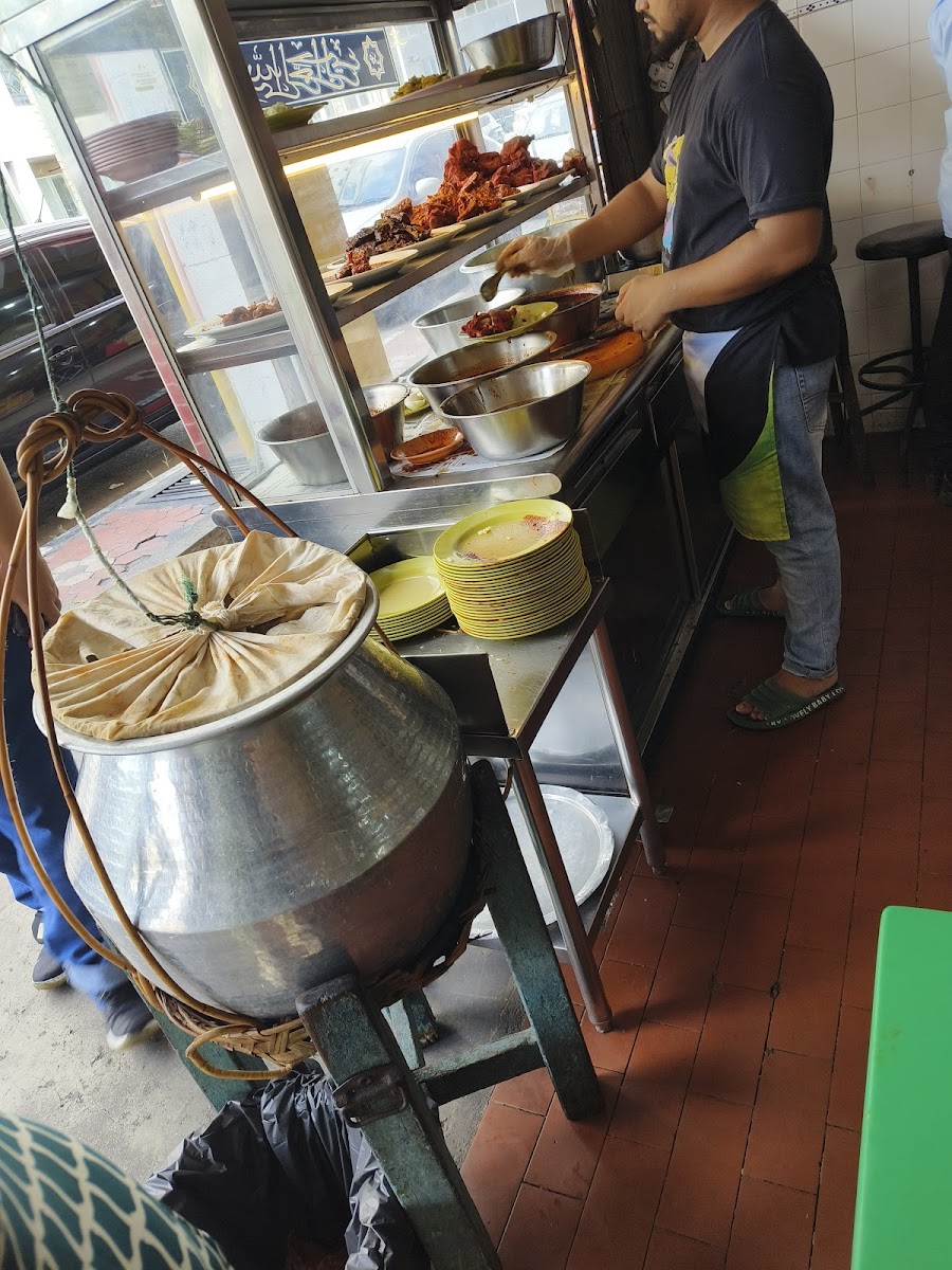 Restoran SMR Nasi Lemak Royale - Photo 8