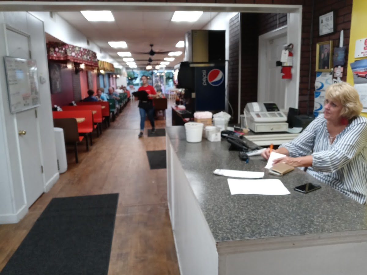 Duff's Cafe - Photo 3