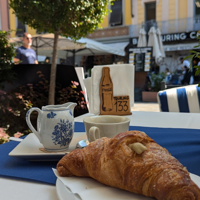 Pistachio Croissant