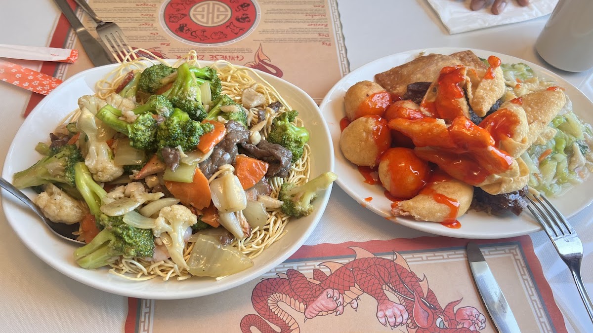 Li's Restaurant - Photo 2
