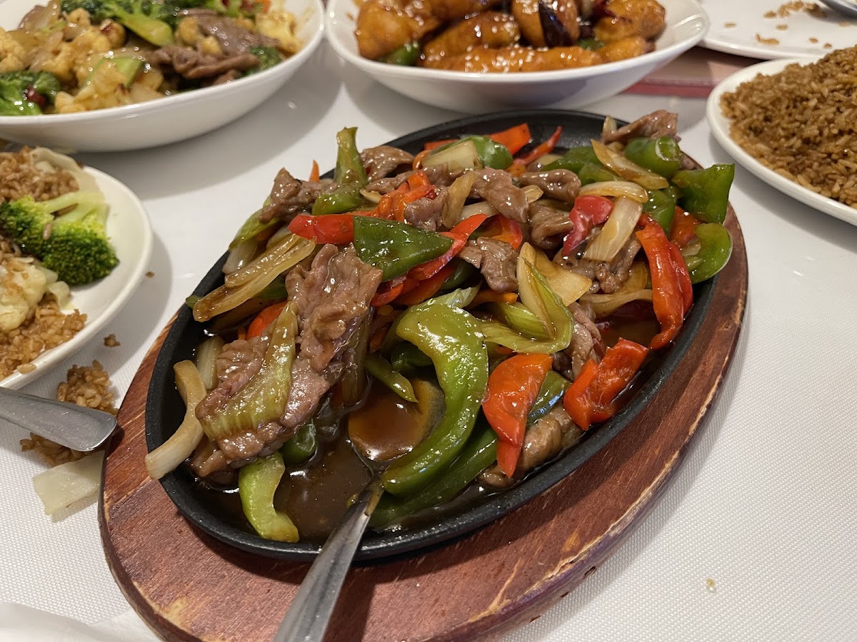 Li's Restaurant - Photo 3