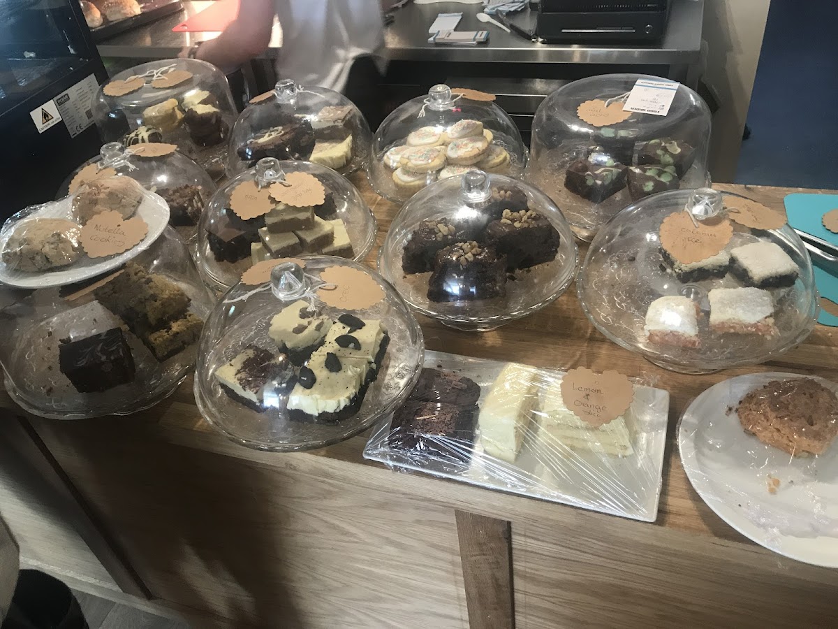 Molly's Delicatessen - Photo 6