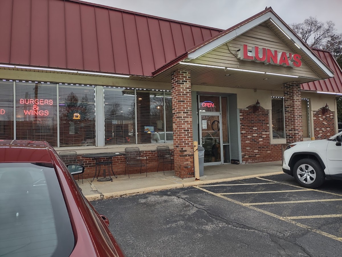 Luna's Family Restaurant - Photo 6