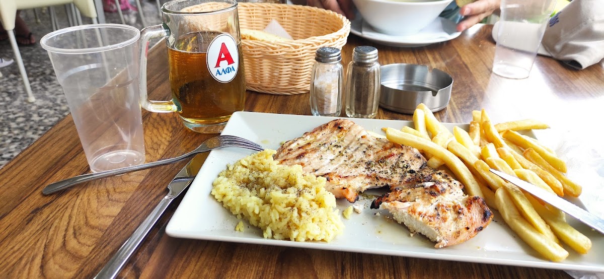 Kalamaki Taverna - Photo 1