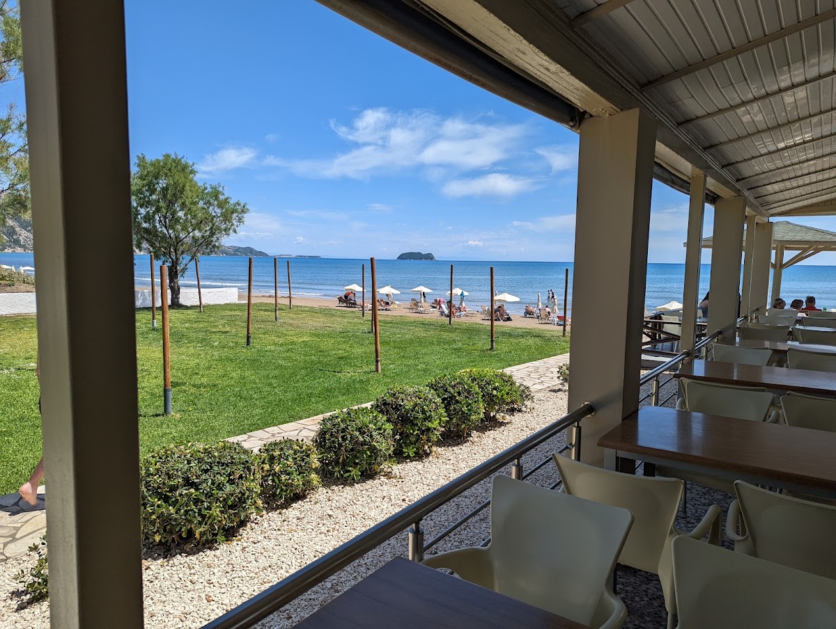 Kalamaki Taverna - Photo 7