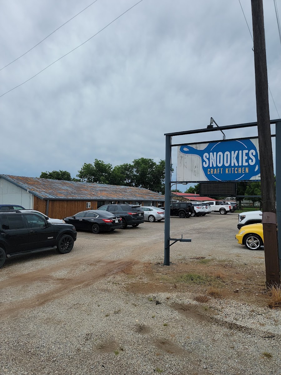 Snookies Craft Kitchen - Photo 3