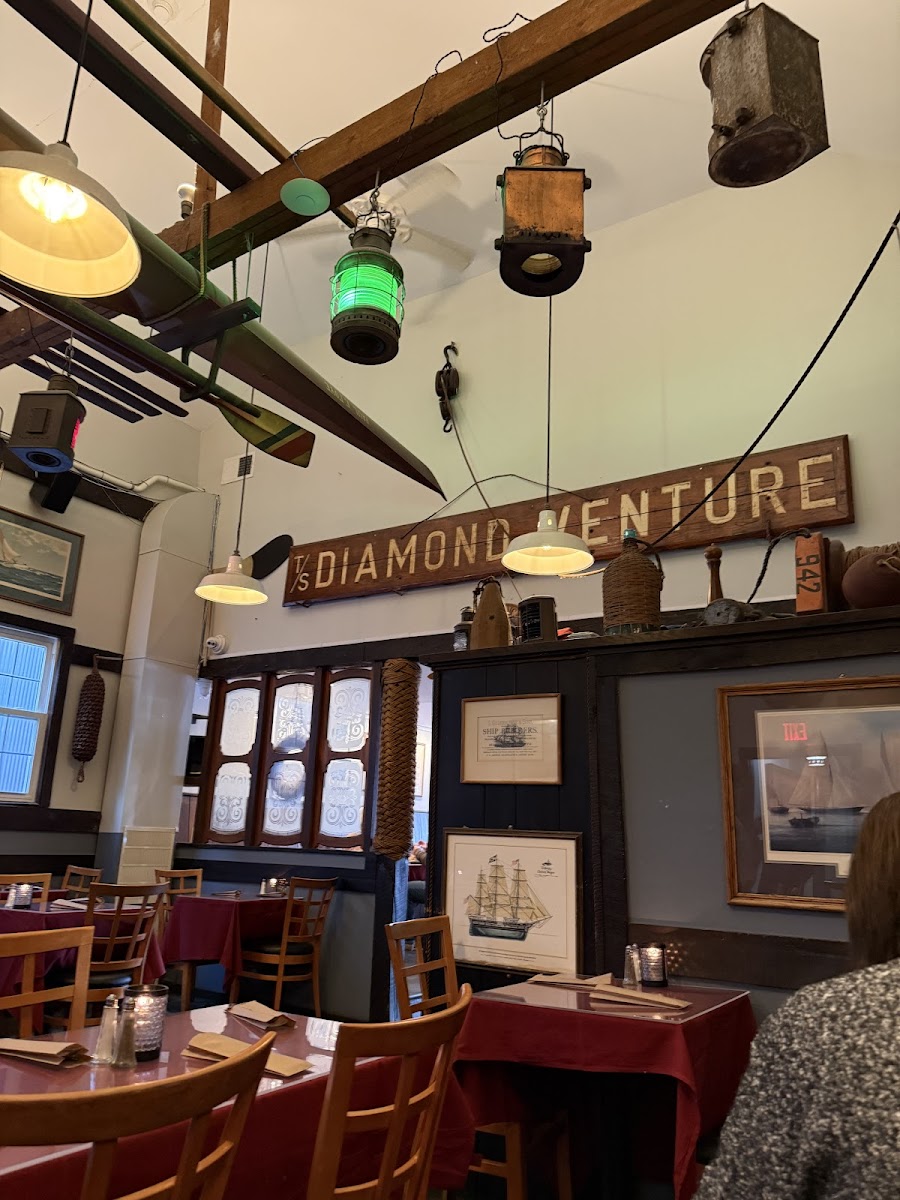 Black Seal Seafood Grille - Photo 2