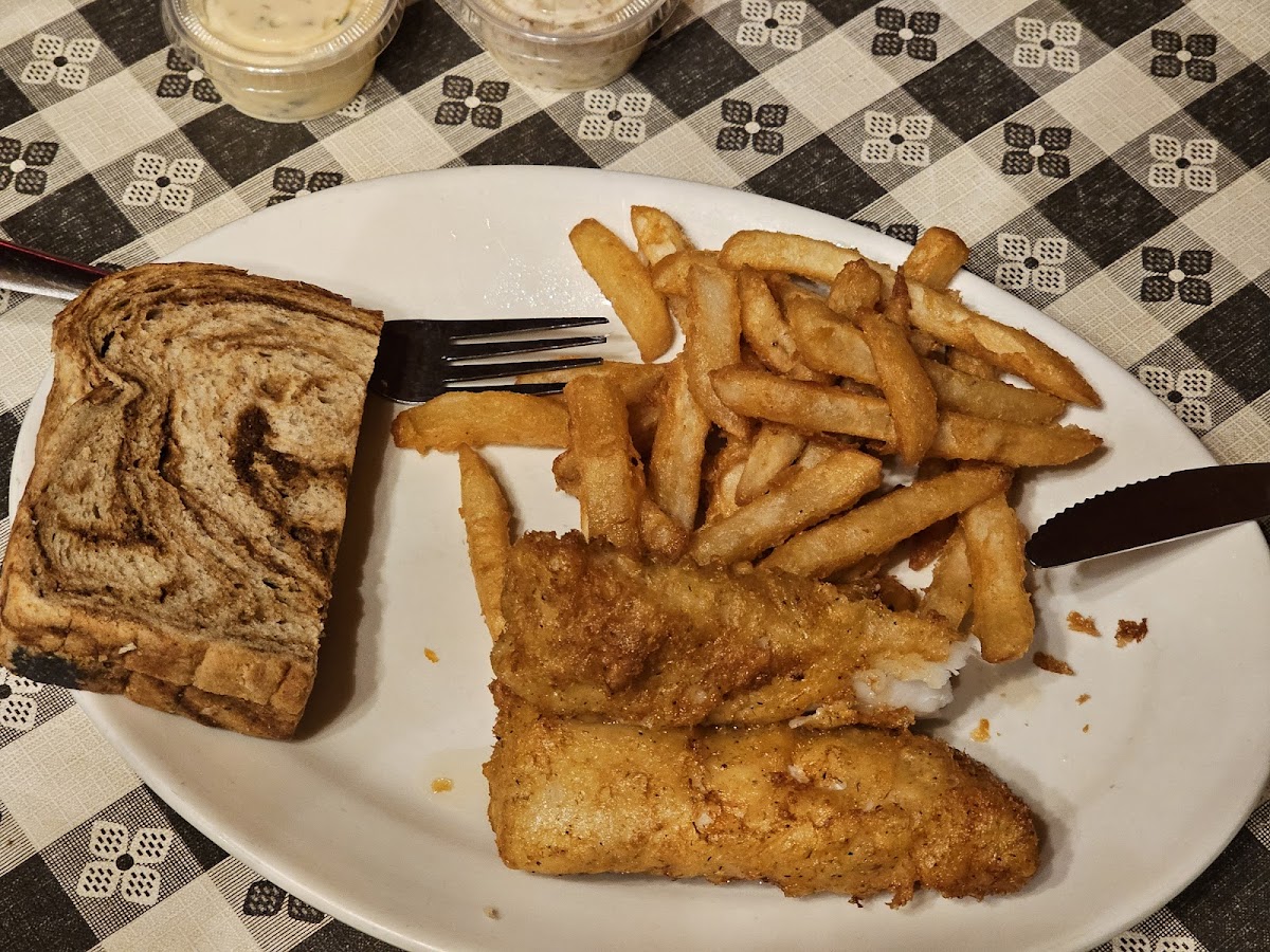 Dock of DuBay Bar and Grill - Photo 1