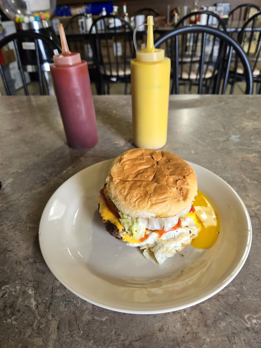 GlennO's Corner Cafe - Photo 9