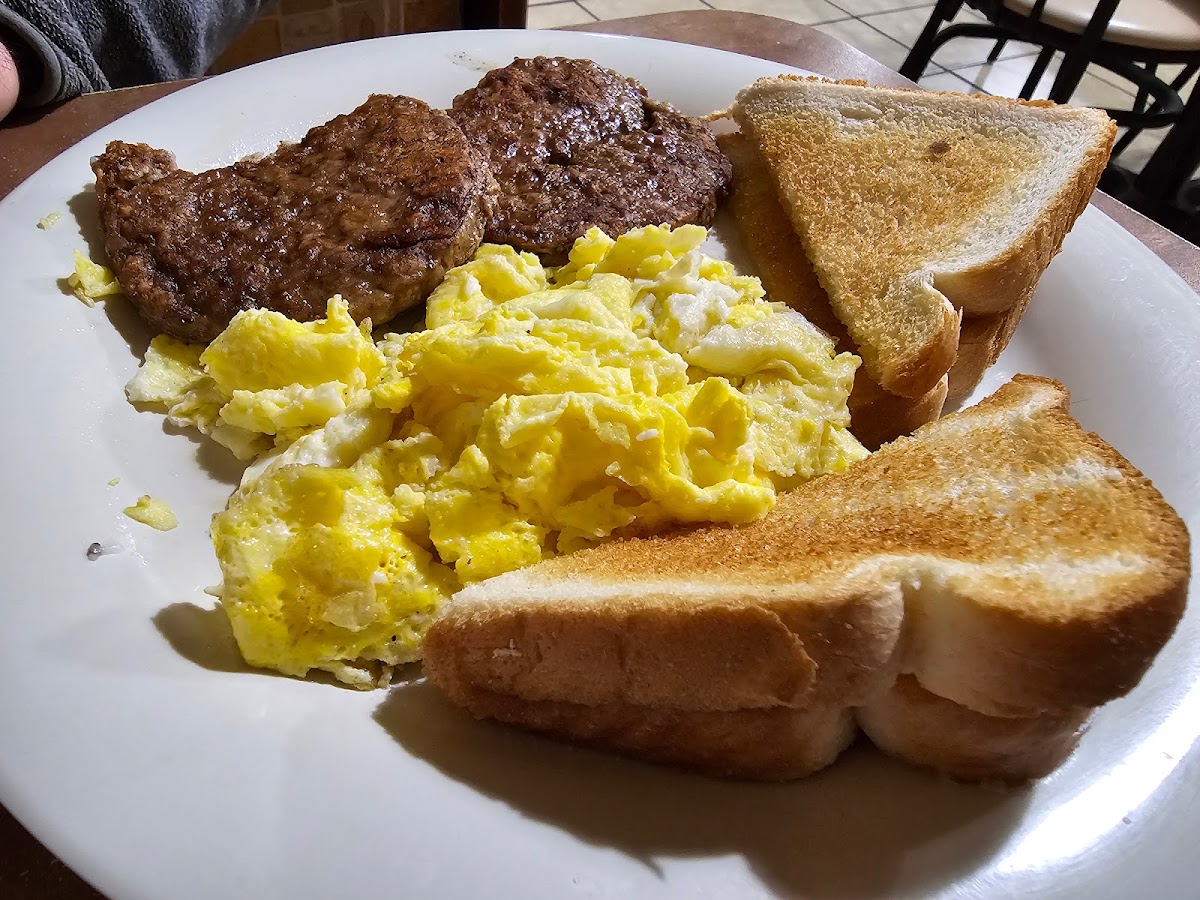 GlennO's Corner Cafe - Photo 4