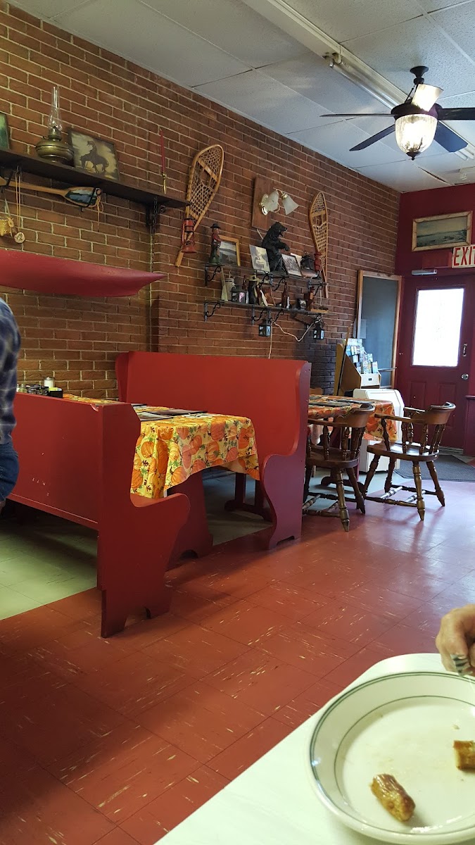 Reandeau's Swiss Kitchen - Photo 2