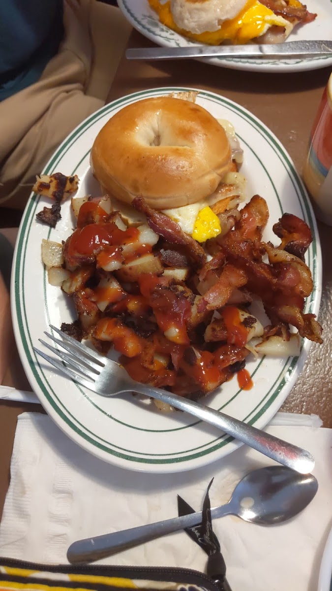 Reandeau's Swiss Kitchen - Photo 4